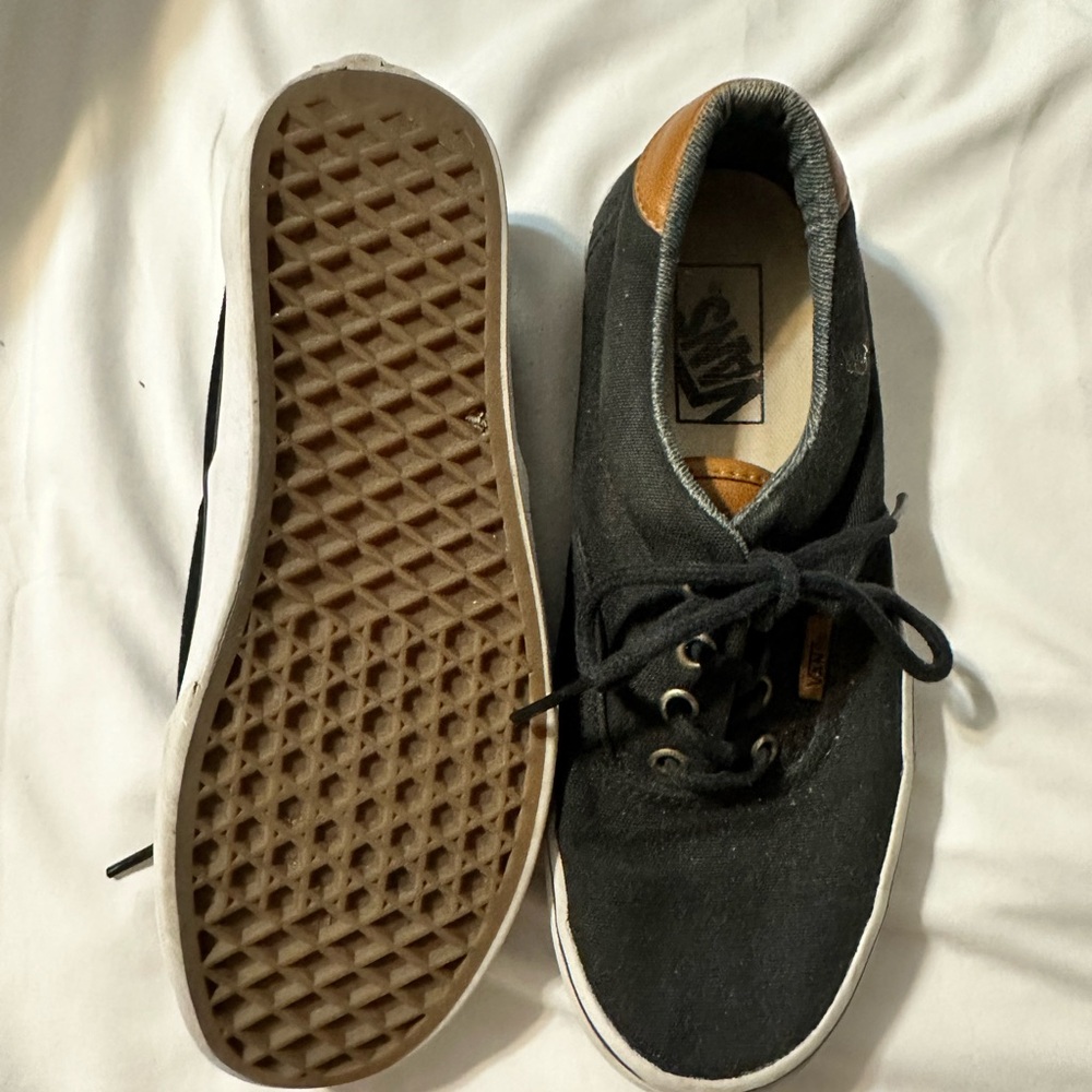 Vans - Picture 2 of 3
